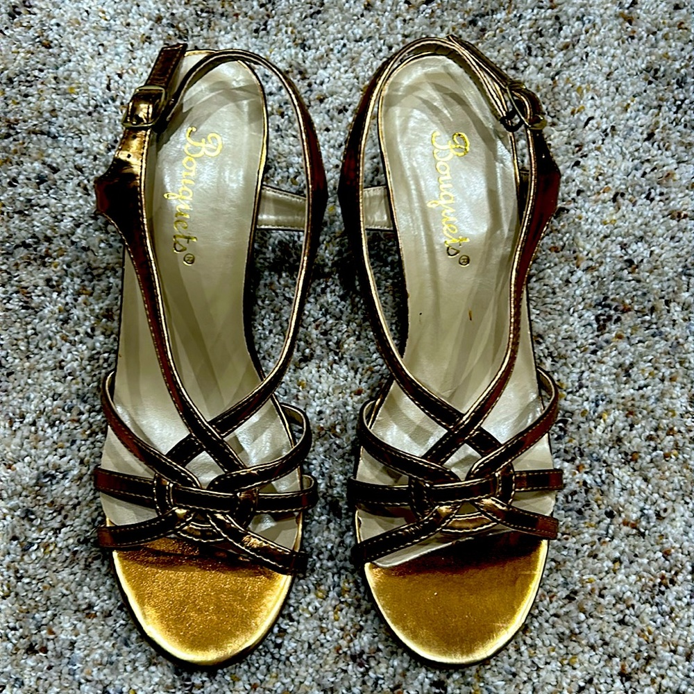 Bouquets 3-1/4” sz 7M heels copper bronze